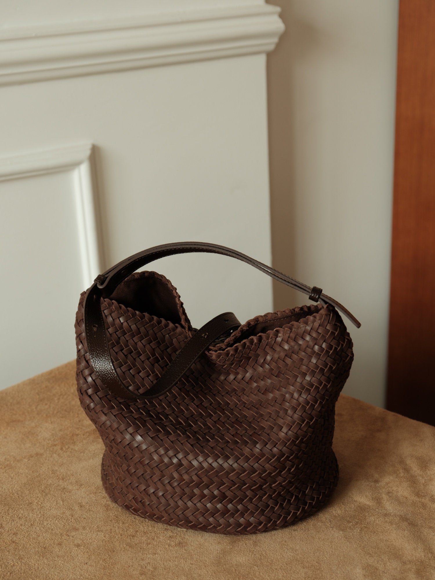 Handwoven Full-Grain Leather Bucket Bag | Stylish Shoulder Bag for Women | Leather Beach Bag
