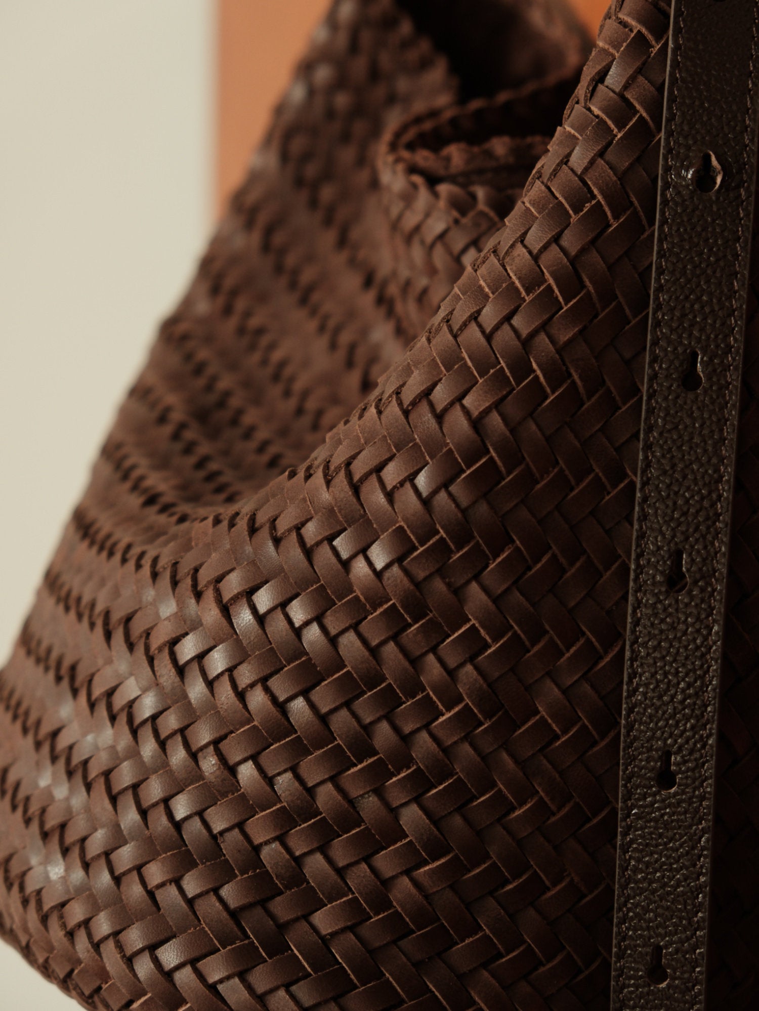 Handwoven Full-Grain Leather Bucket Bag | Stylish Shoulder Bag for Women | Leather Beach Bag