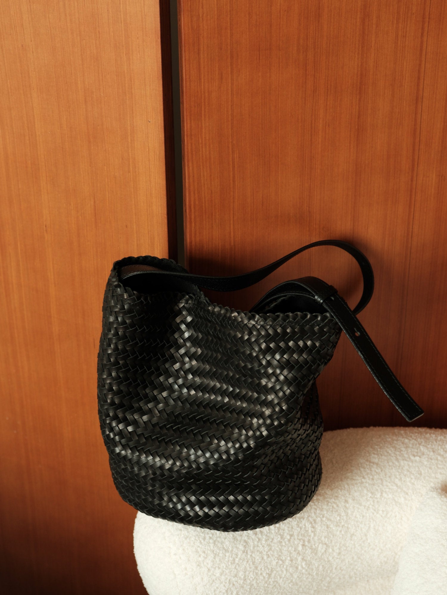 Handwoven Full-Grain Leather Bucket Bag | Stylish Shoulder Bag for Women | Leather Beach Bag