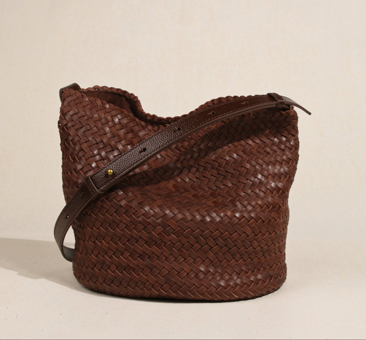 Handwoven Full-Grain Leather Bucket Bag | Stylish Shoulder Bag for Women | Leather Beach Bag