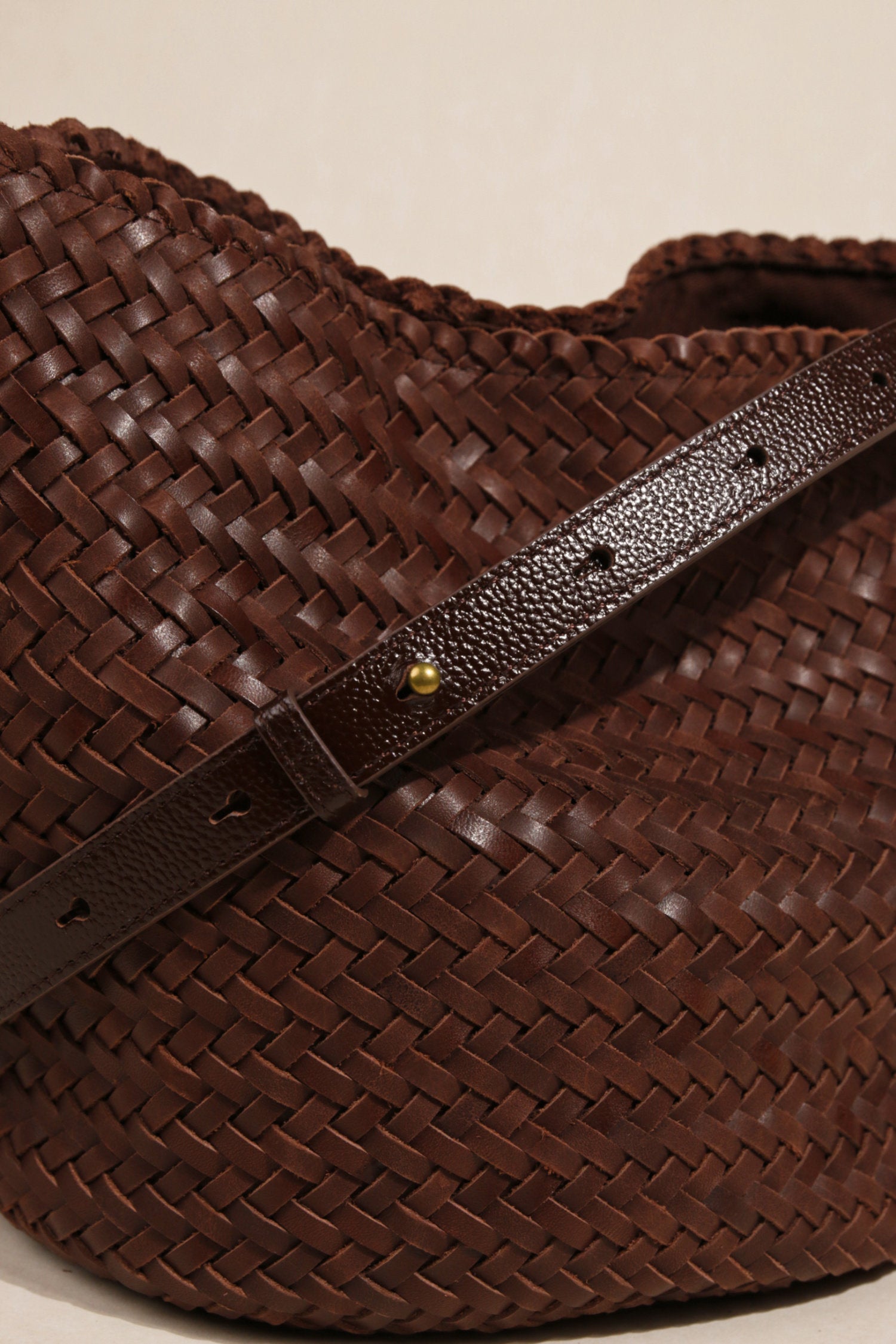 Handwoven Full-Grain Leather Bucket Bag | Stylish Shoulder Bag for Women | Leather Beach Bag