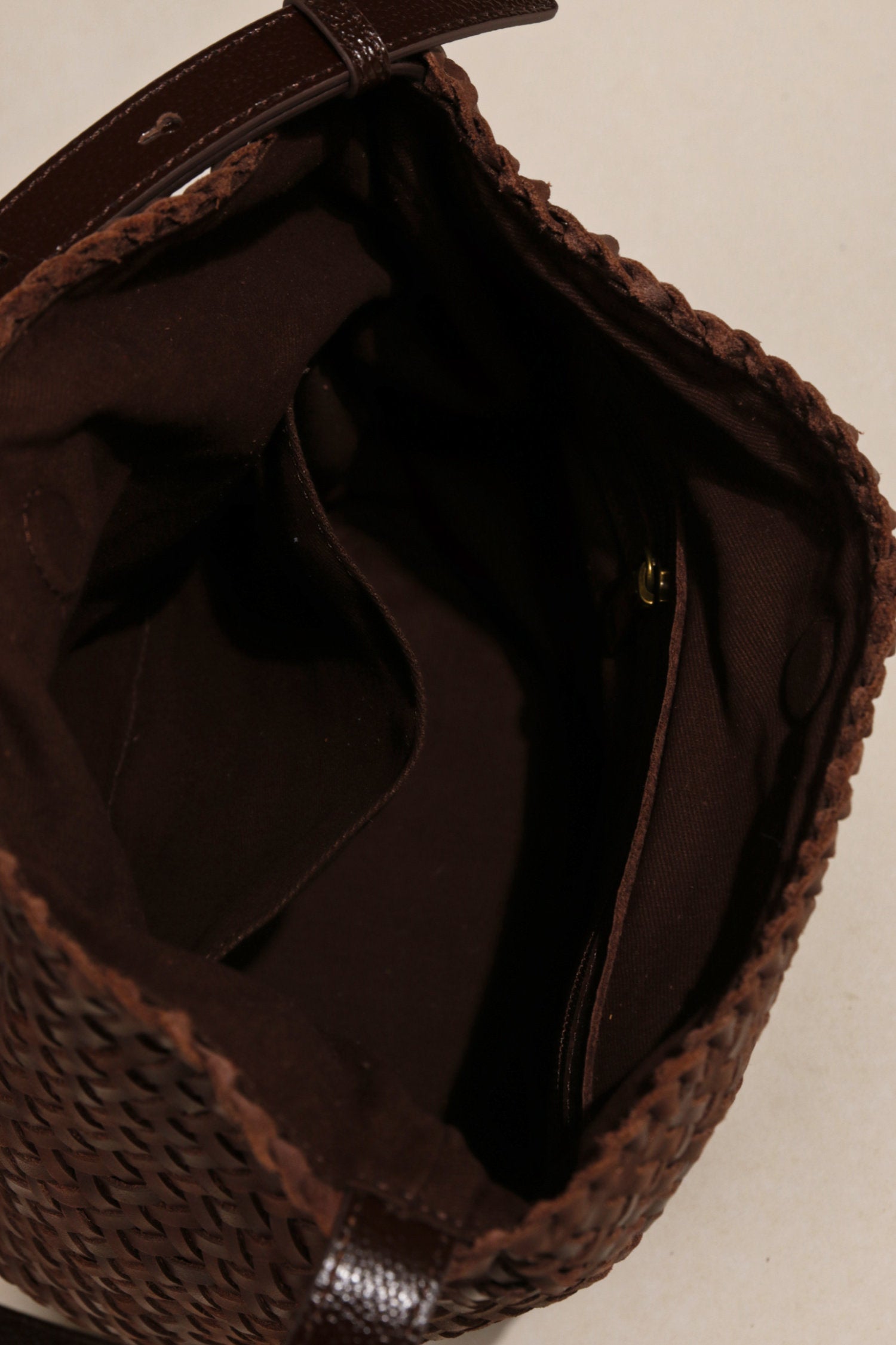Handwoven Full-Grain Leather Bucket Bag | Stylish Shoulder Bag for Women | Leather Beach Bag