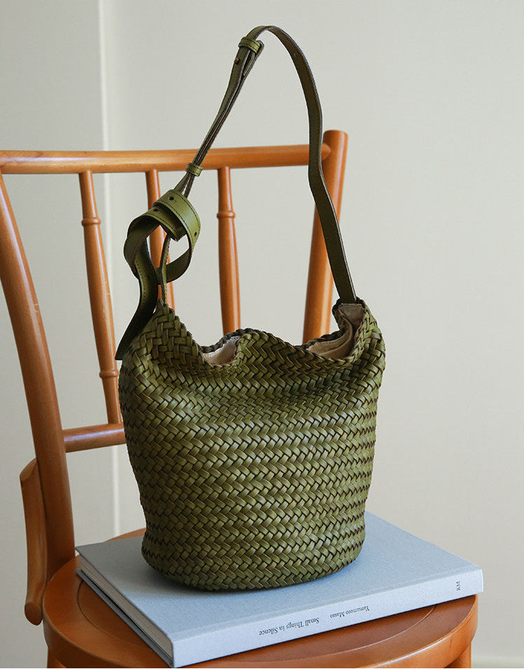 Handwoven Full-Grain Leather Bucket Bag – Two Sizes | Vegetable-Tanned Leather Shoulder Bag, 19 Colours, Hydrophobic Finish