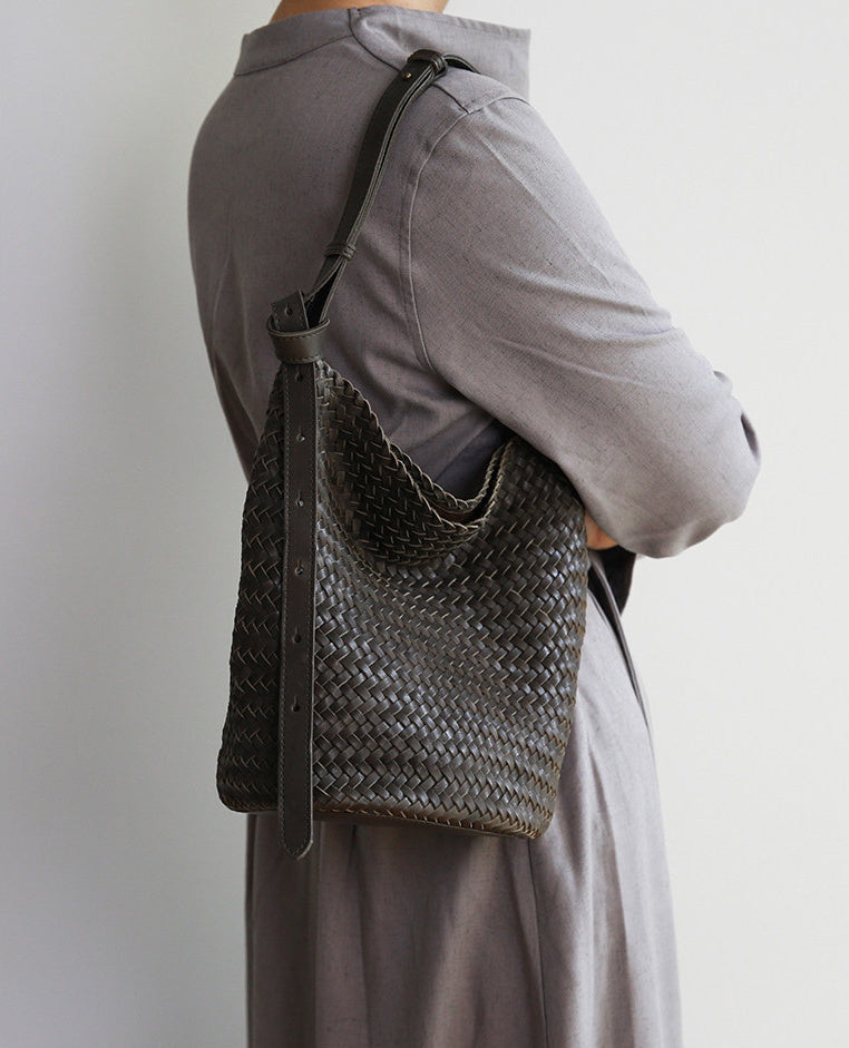 Full-grain vegetable-tanned leather bucket bag – handwoven woven leather shoulder bag women