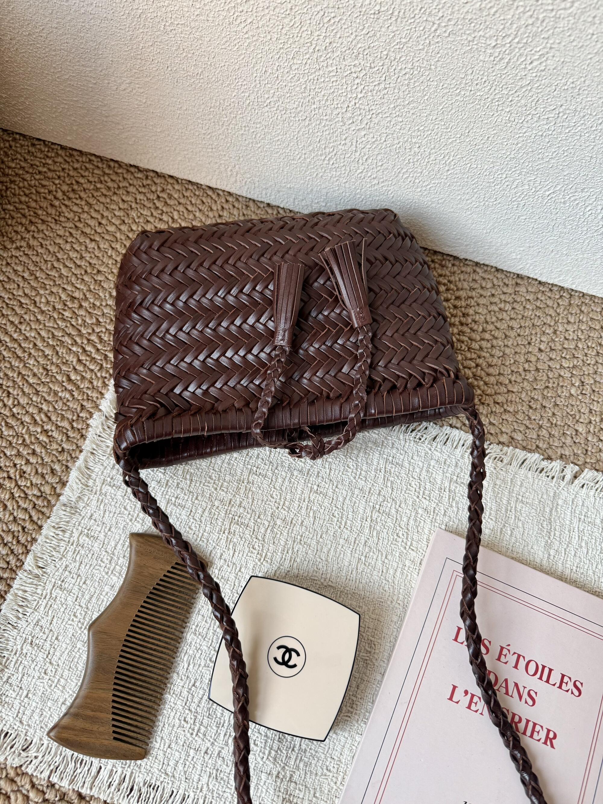 Handwoven Italian Cowhide Leather Crossbody Bag for Women |  Artisan Woven Shoulder Bag with Tassel & Drawstring Pouch | 8 Colours | Casual Daily & Weekend Ba
