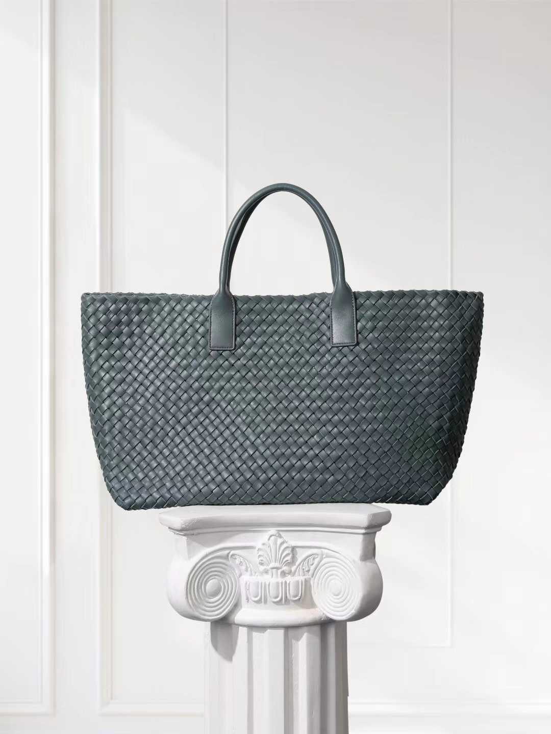 Handwoven Italian Lambskin Tote Bag,  Luxury Intrecciato Leather Shoulder Bag with Matching Pouch, Three Sizes