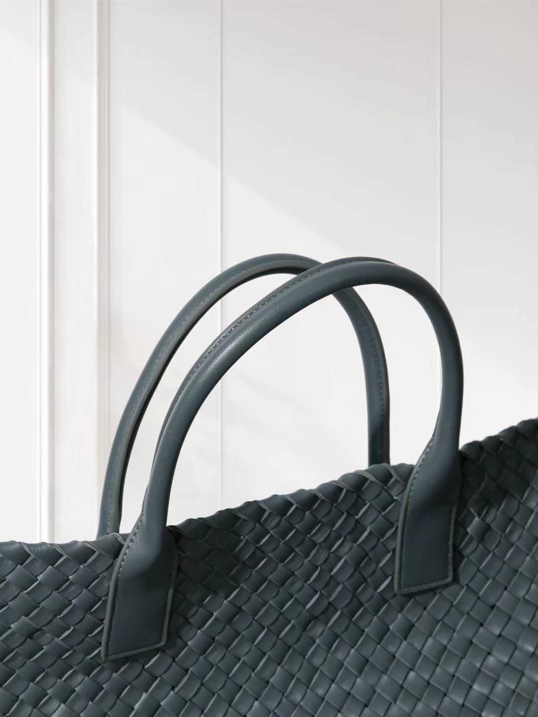 Handwoven Italian Lambskin Tote Bag,  Luxury Intrecciato Leather Shoulder Bag with Matching Pouch, Three Sizes