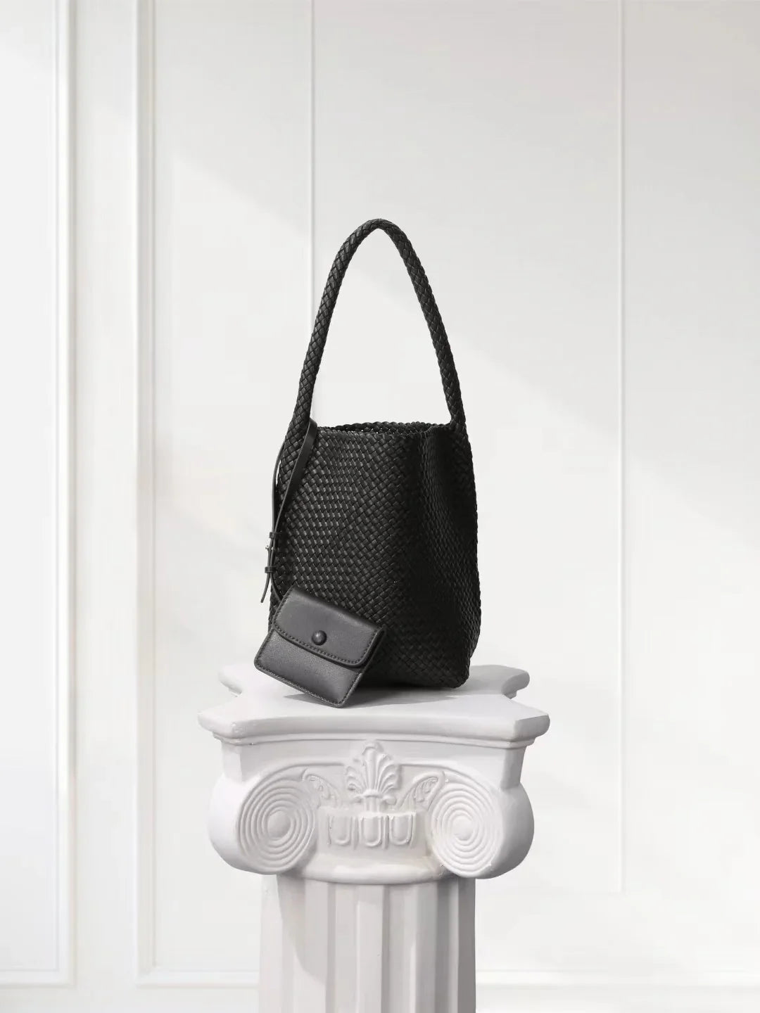 Handwoven Lambskin Leather Bucket Bag, Luxury Intrecciato Shoulder/Hobo Bag | All-Leather Interior & Exterior