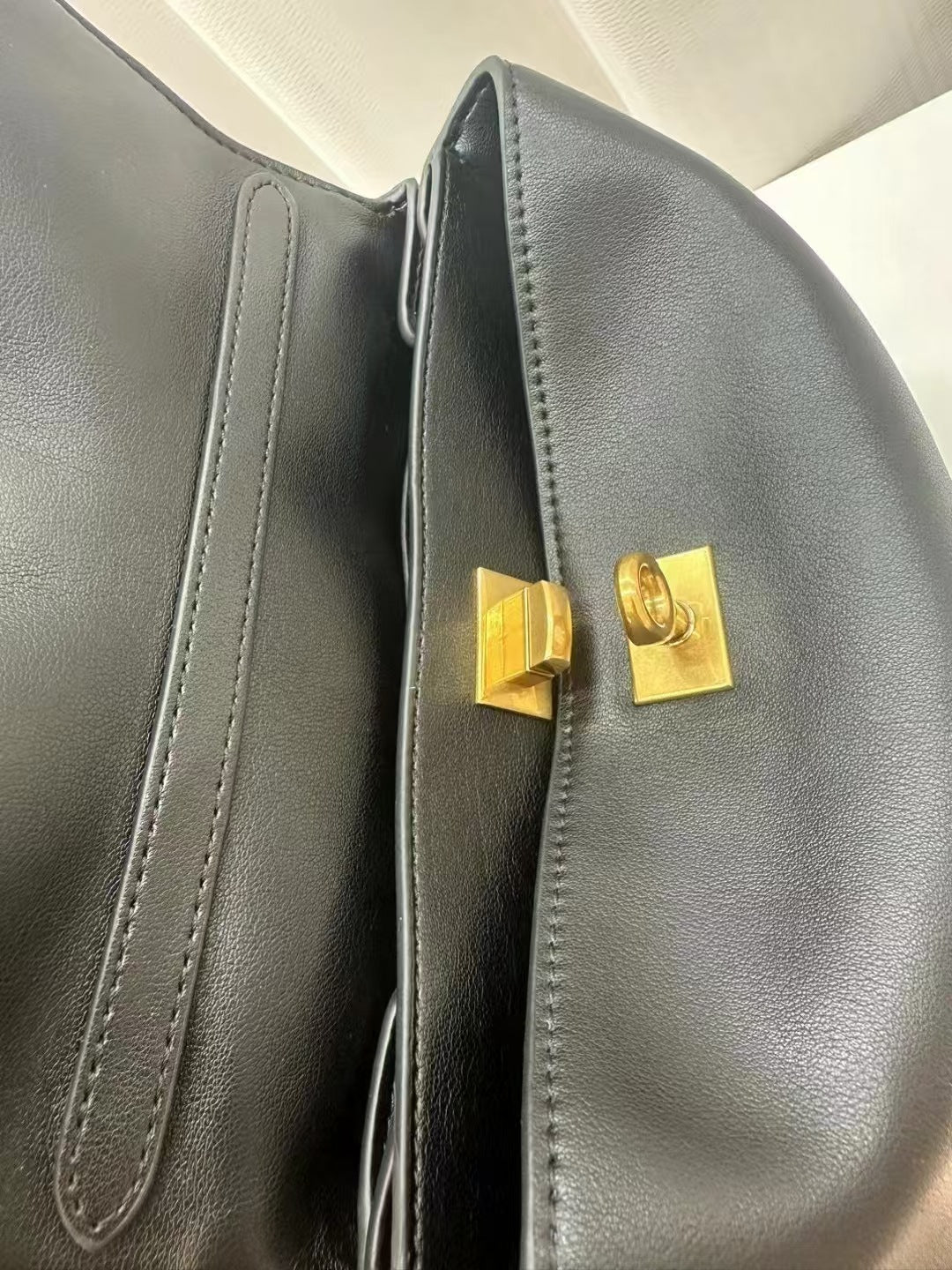 High-End Genuine Leather and Suede Leather Handbag with Lock Clasp, Women's Versatile Shoulder & Crossbody Bag for Commuting