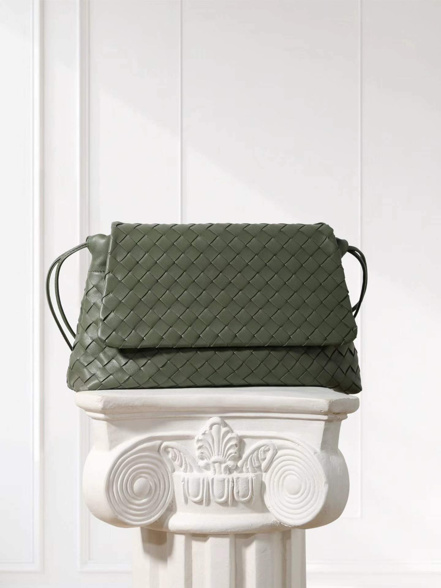 Luxury Handwoven Lambskin Crossbody Bag, Soft Leather Hobo Bag, Designer Craftsmanship Woven Flap Tote for Women