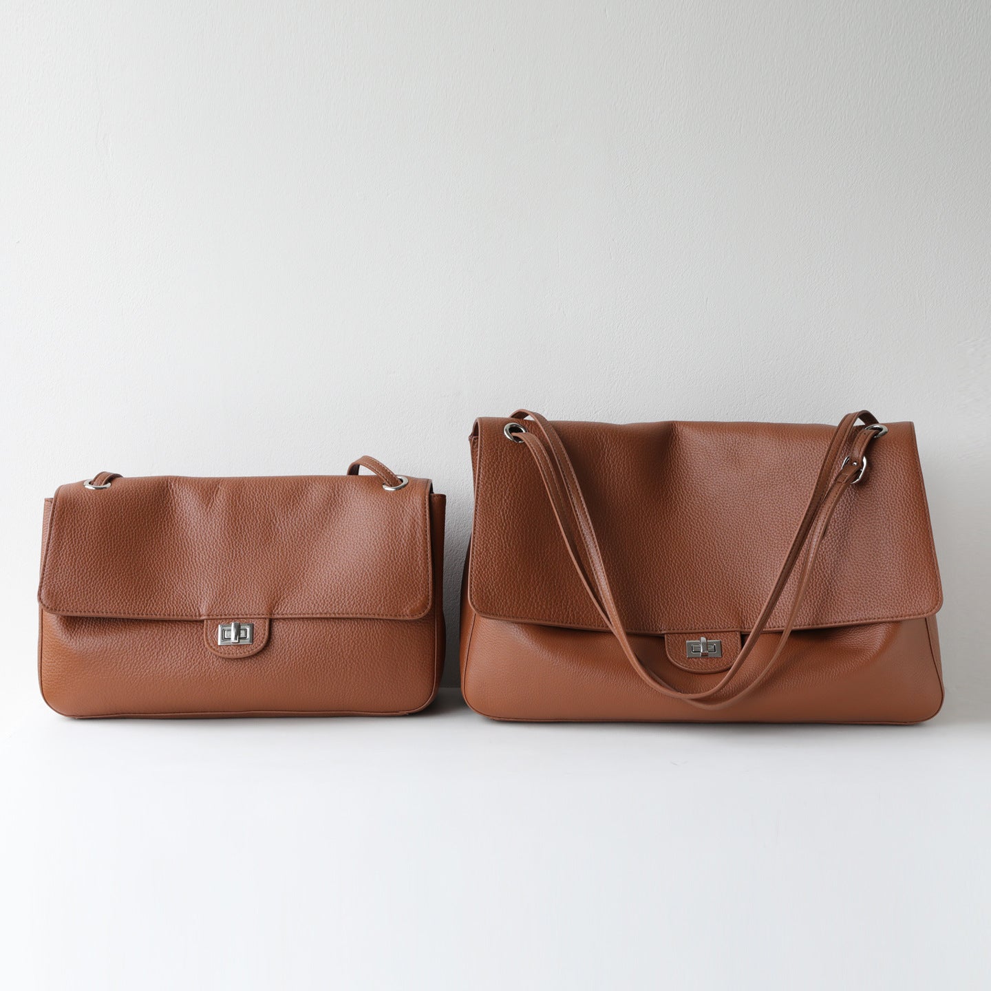Minimalist Commuter Leather Shoulder Bag | Top Grain Cowhide Handbag with Twist-Lock Closure