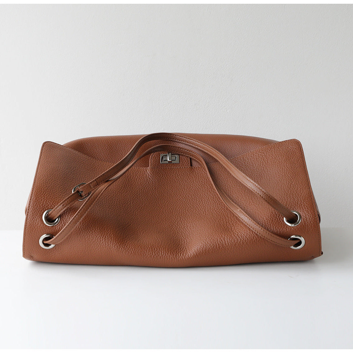 Minimalist Commuter Leather Shoulder Bag | Top Grain Cowhide Handbag with Twist-Lock Closure