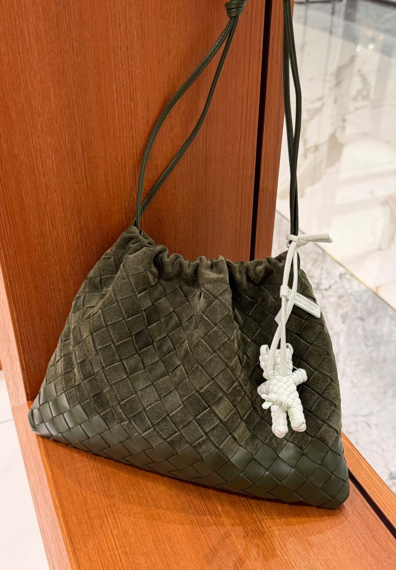 Luxurious Handwoven Lambskin Handbag Drawstring, Genuine Leather Shoulder Bucket Bag for Women