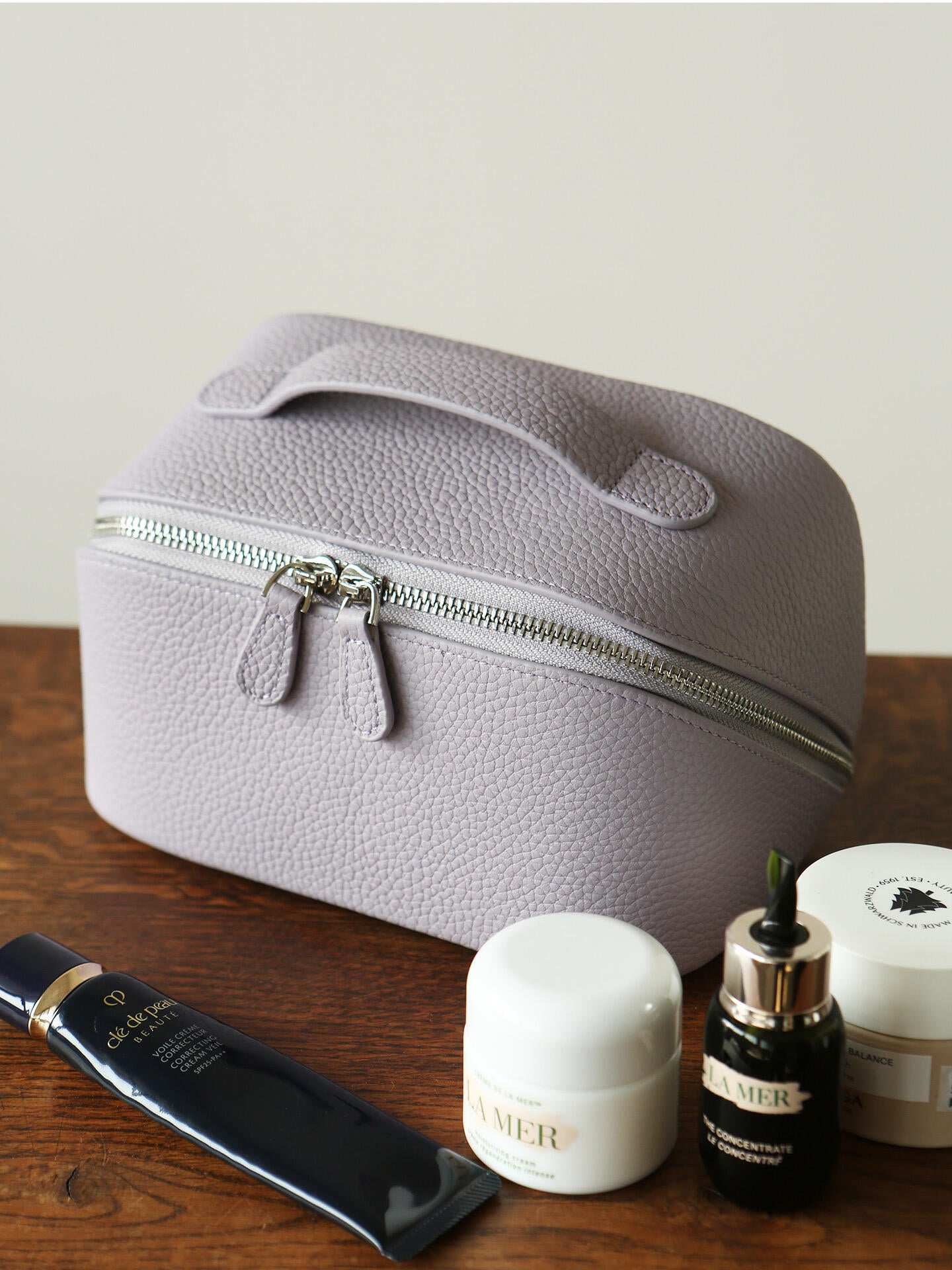 Premium Full-Grain Pebbled Leather Toiletry & Makeup Bag – Minimalist Design Travel-Ready Organiser For Women