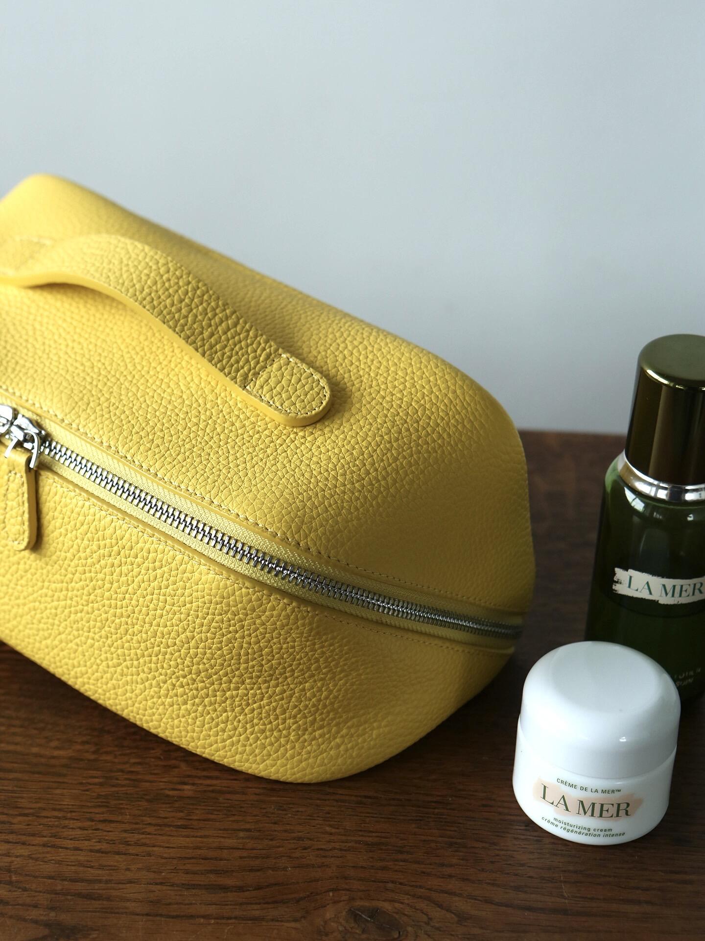 Premium Full-Grain Pebbled Leather Toiletry & Makeup Bag – Minimalist Design Travel-Ready Organiser For Women