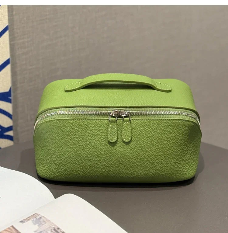 Premium Full Grain Pebbled Leather Makeup Bag With Minimalist Designer Travel Toiletry Bag For Women