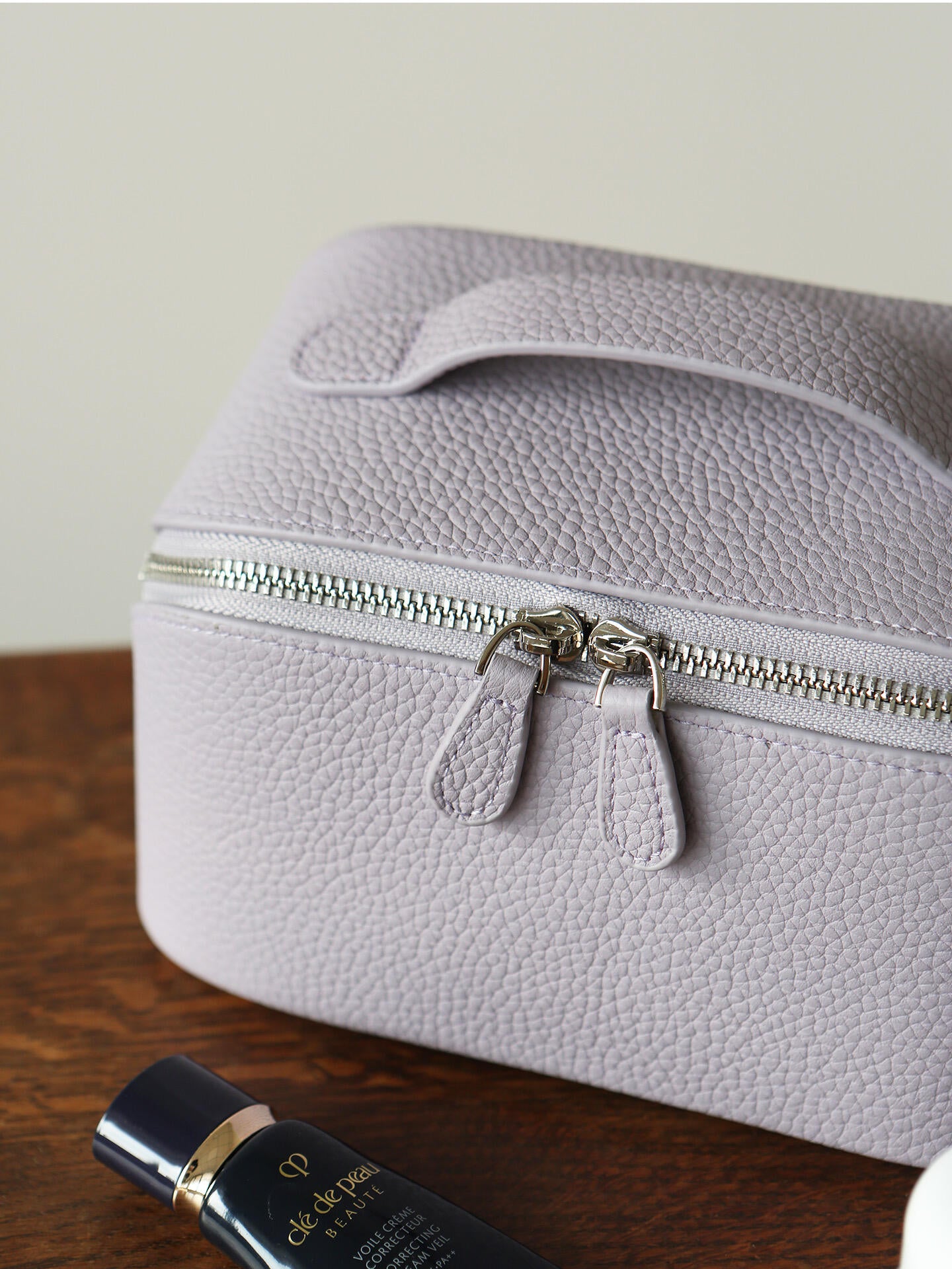 Premium Full-Grain Pebbled Leather Toiletry & Makeup Bag – Minimalist Design Travel-Ready Organiser For Women