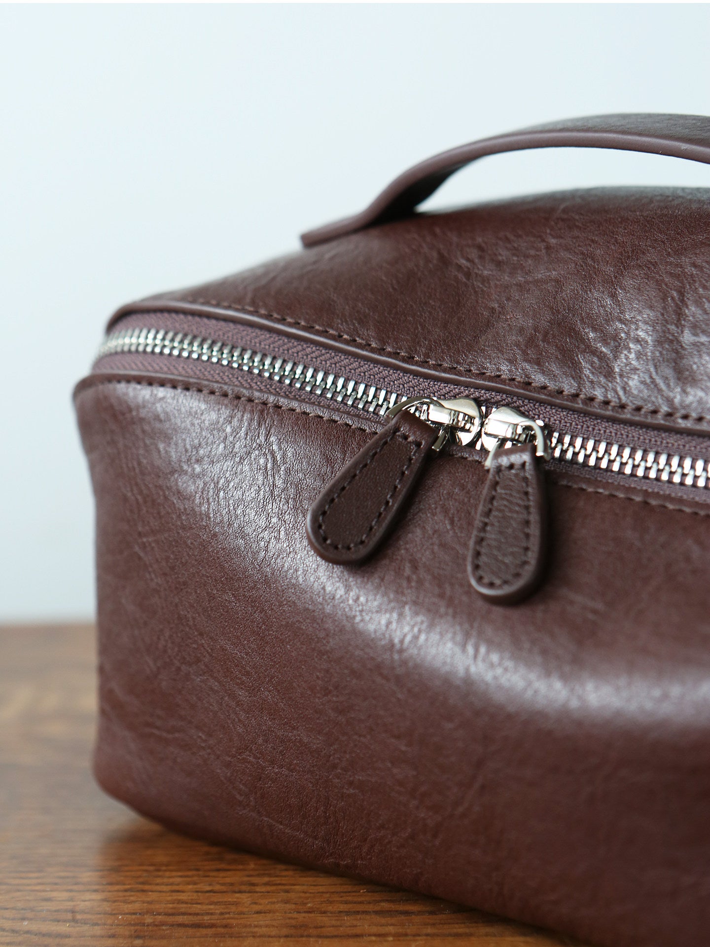 Premium Full-Grain Pebbled Leather Toiletry & Makeup Bag – Minimalist Design Travel-Ready Organiser For Women