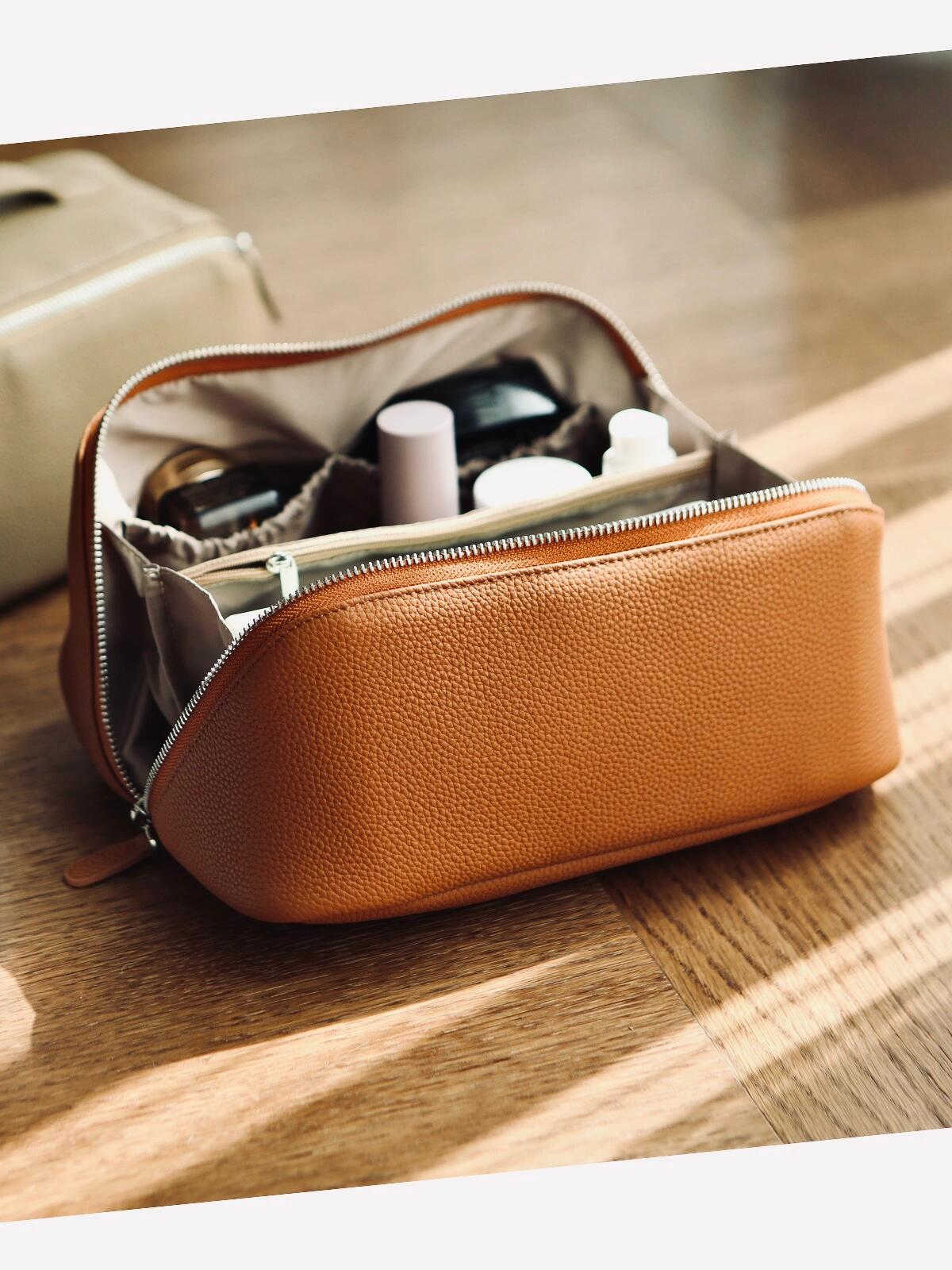 Premium Full Grain Pebbled Leather Makeup Bag With Minimalist Designer Travel Toiletry Bag For Women
