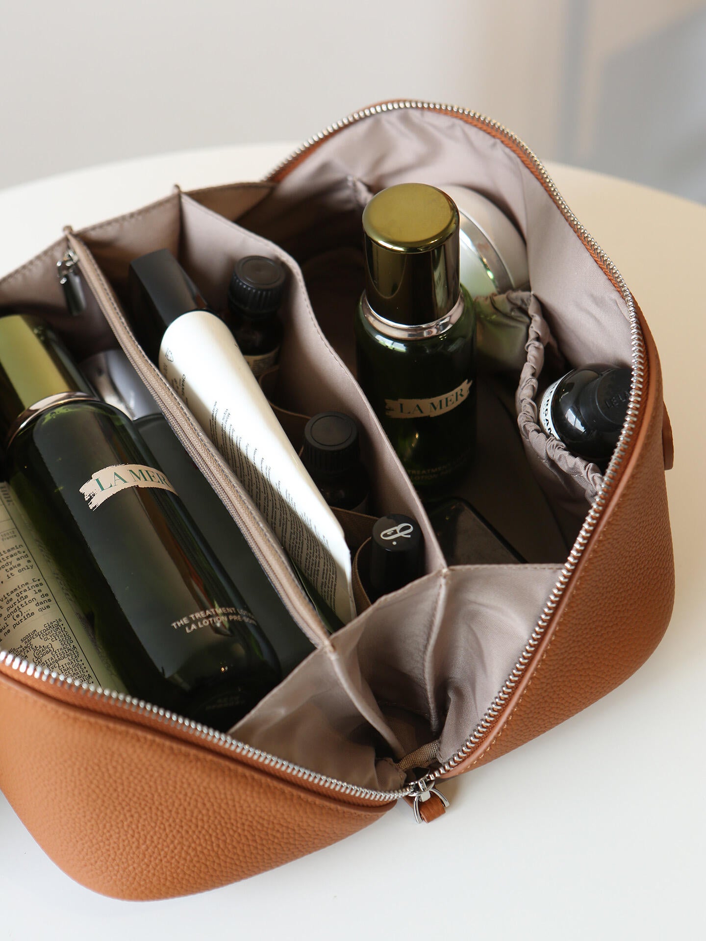 Premium Full Grain Pebbled Leather Makeup Bag With Minimalist Designer Travel Toiletry Bag For Women