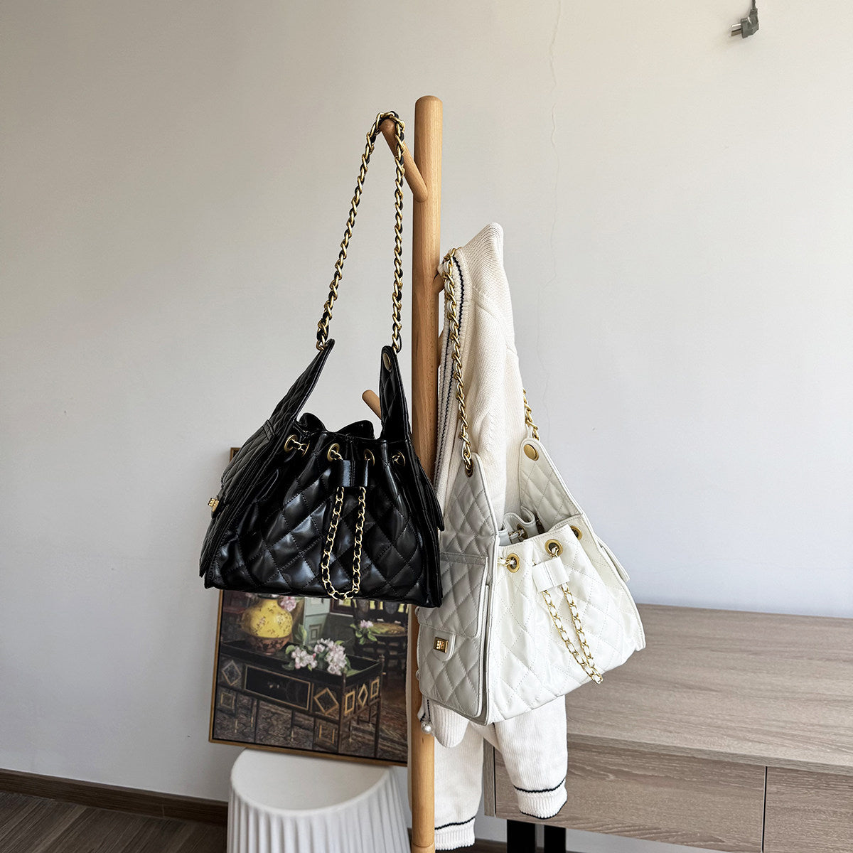 Quilted Diamond Leather Drawstring Hobo Bag – Gold Chain Strap | Lambskin & Cowhide Shoulder Bag for Women