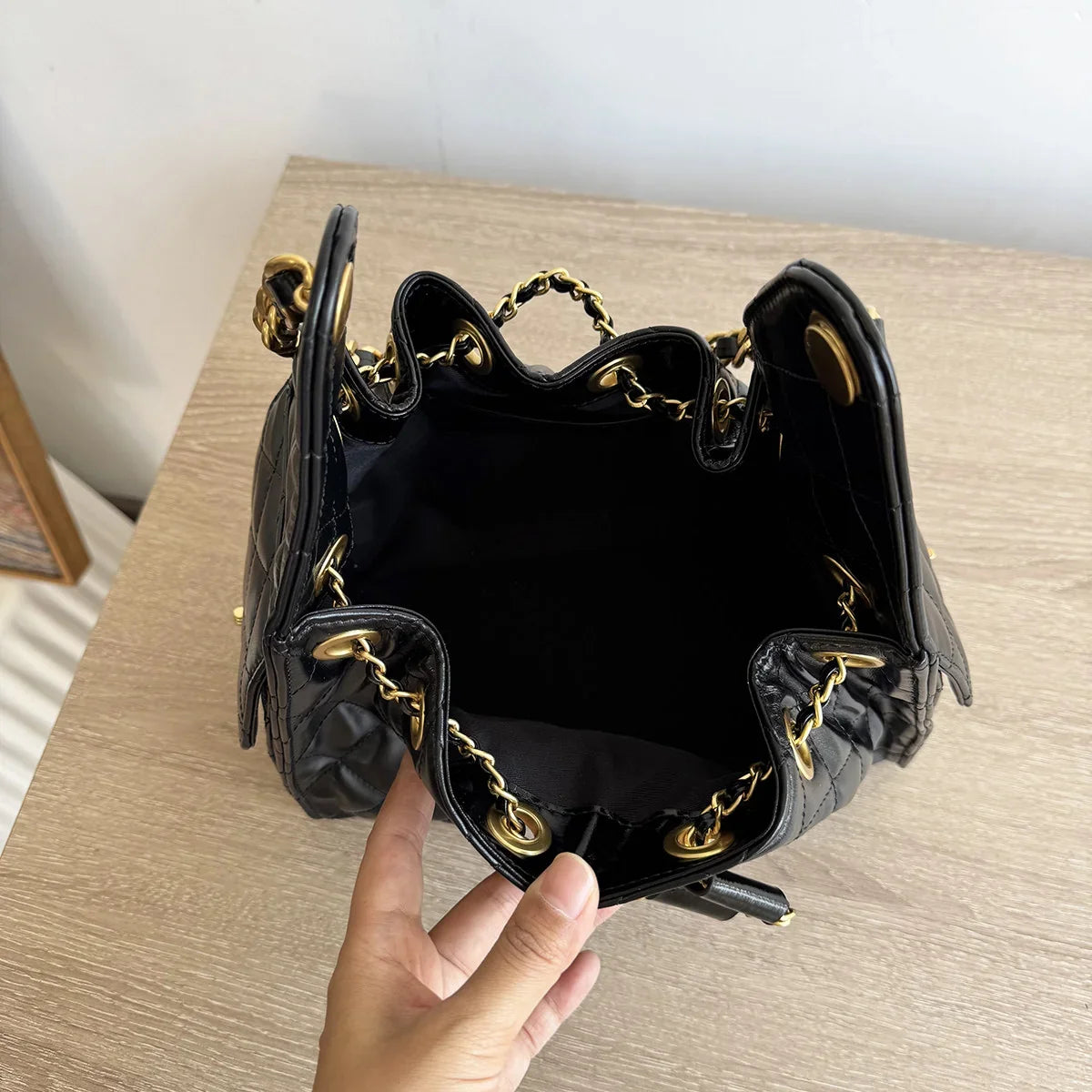 Quilted Diamond Leather Drawstring Hobo Bag – Gold Chain Strap | Lambskin & Cowhide Shoulder Bag for Women