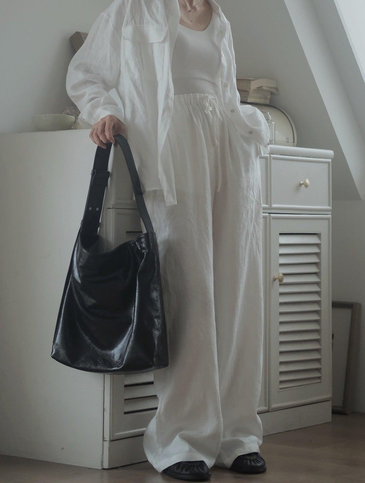 Soft Oil Wax Bucket Shoulder Bag | Minimalist Leather Large Tote Bag With Wide Strap