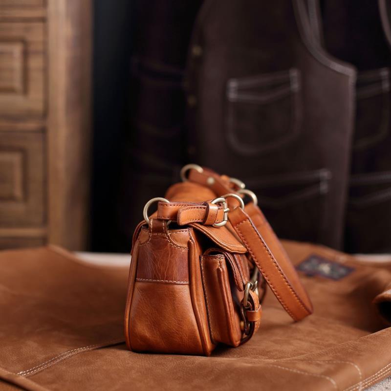 Vintage Distressed Leather Saddle Bag | Unisex Crossbody Shoulder Bag | Full Grain Cowhide Handbag