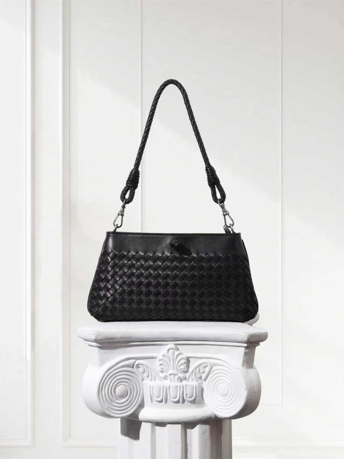 Woven Lambskin Leather Shoulder Bag | Handcrafted Vintage Crossbody Bag