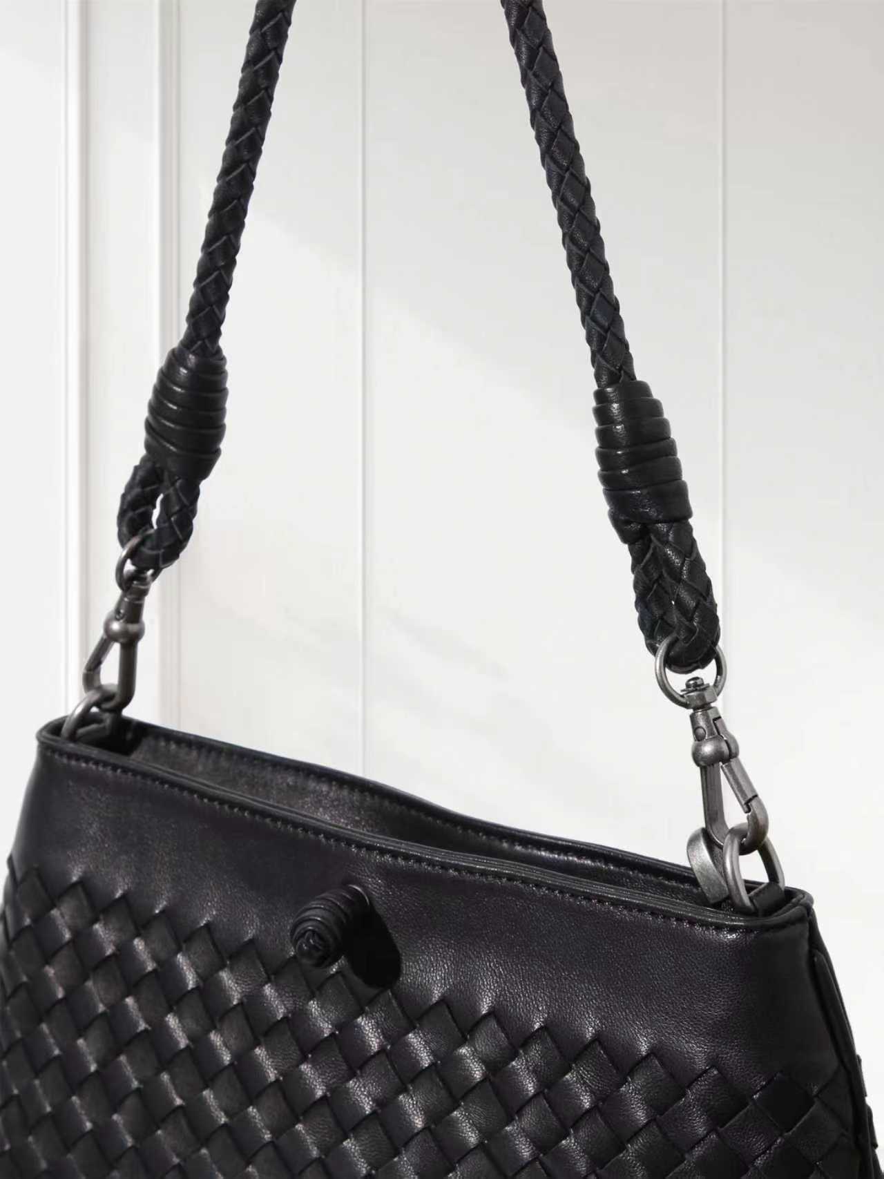 Woven Lambskin Leather Shoulder Bag | Handcrafted Vintage Crossbody Bag