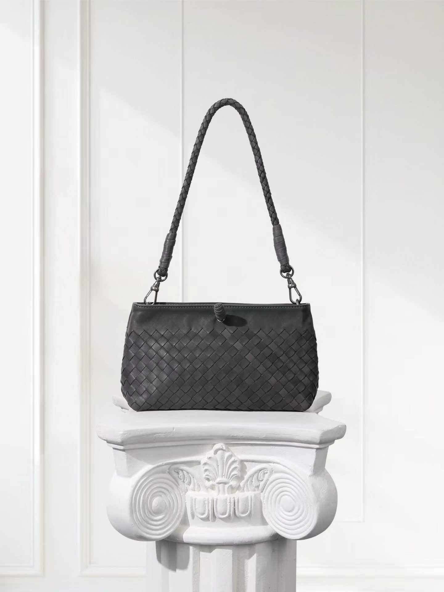 Woven Lambskin Leather Shoulder Bag | Handcrafted Vintage Crossbody Bag