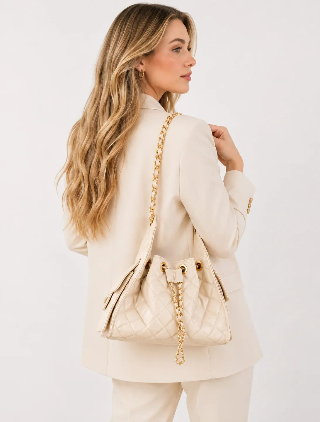 Quilted Diamond Leather Drawstring Hobo Bag – Gold Chain Strap | Lambskin & Cowhide Shoulder Bag for Women