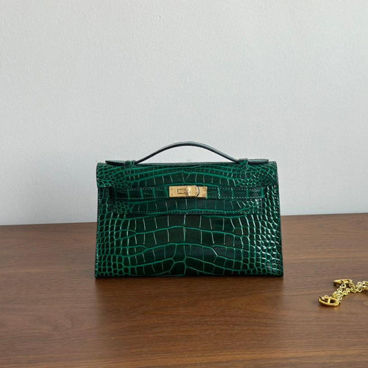 Luxury Classic Cowhide Leather Bag Mini Pig-nose Chain with Gold-Tone Hardware and Crocodile Pattern — A Must-Have Designer Bag, Evening Clutch, Party Bag, Christmas Gift for Her