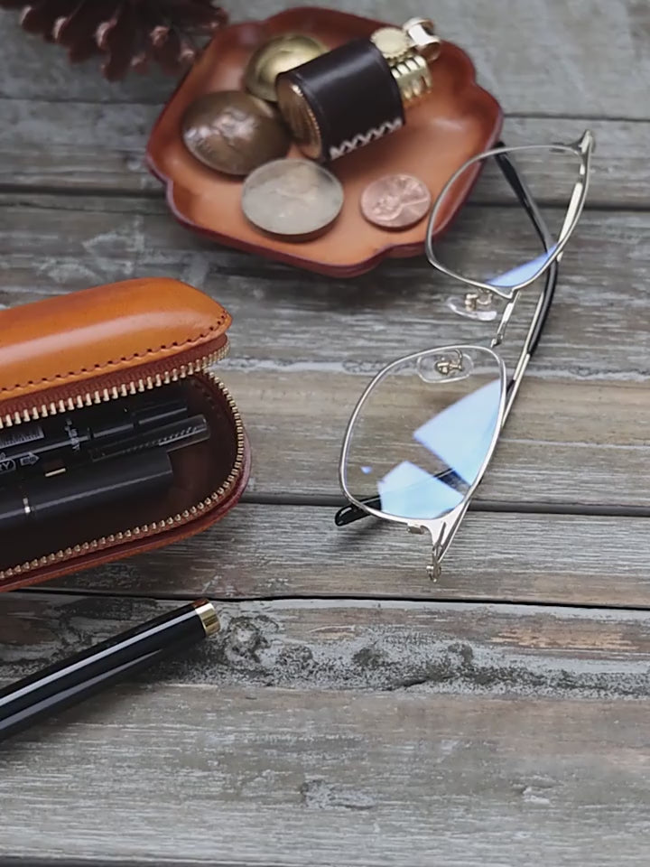 Vintage Leather Glasses Case | Cowhide Leather Zip Eyewear Case
