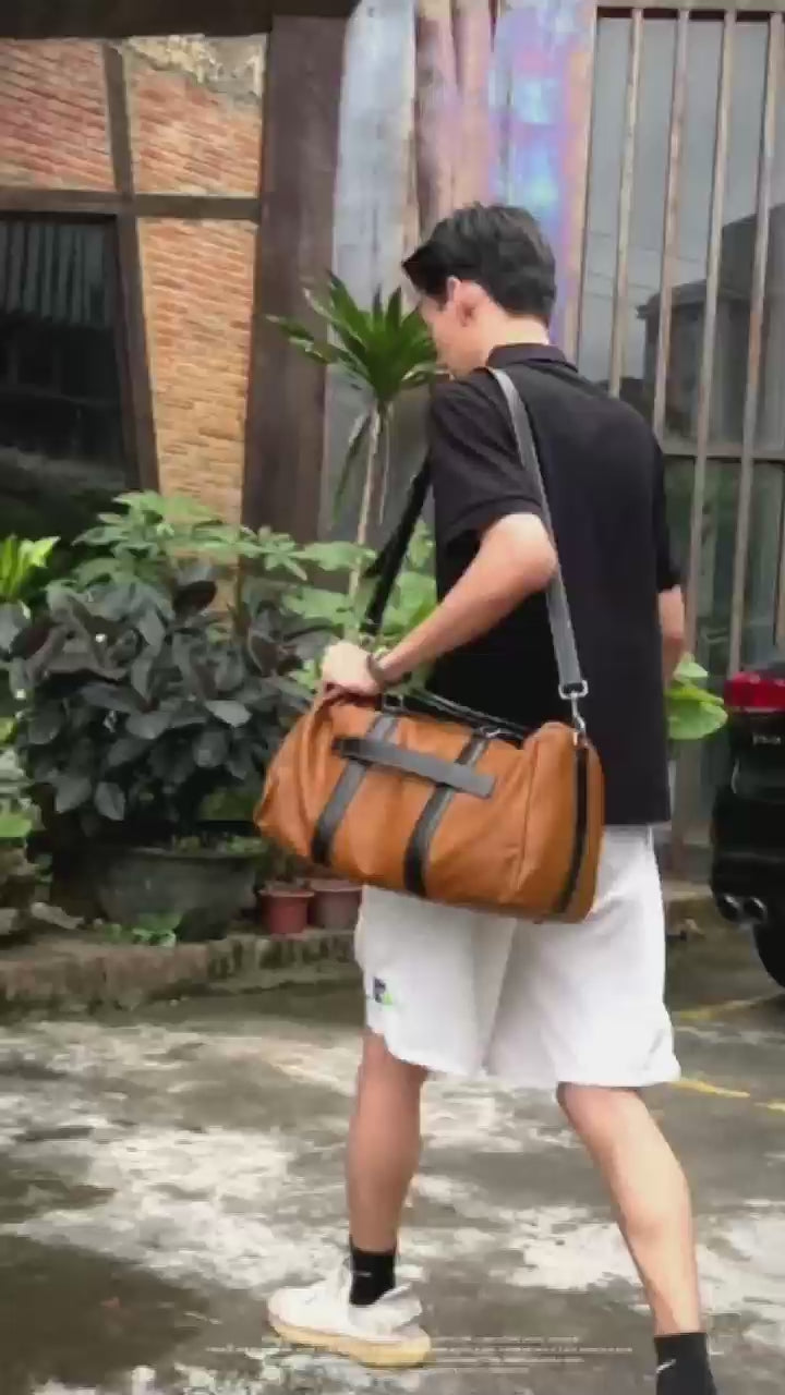 Handcrafted Unisex Minimalist Full-Grain Leather Duffle Bag, Durable & Stylish Travel Companion, Camping Bag with Handheld and Crossbody Design