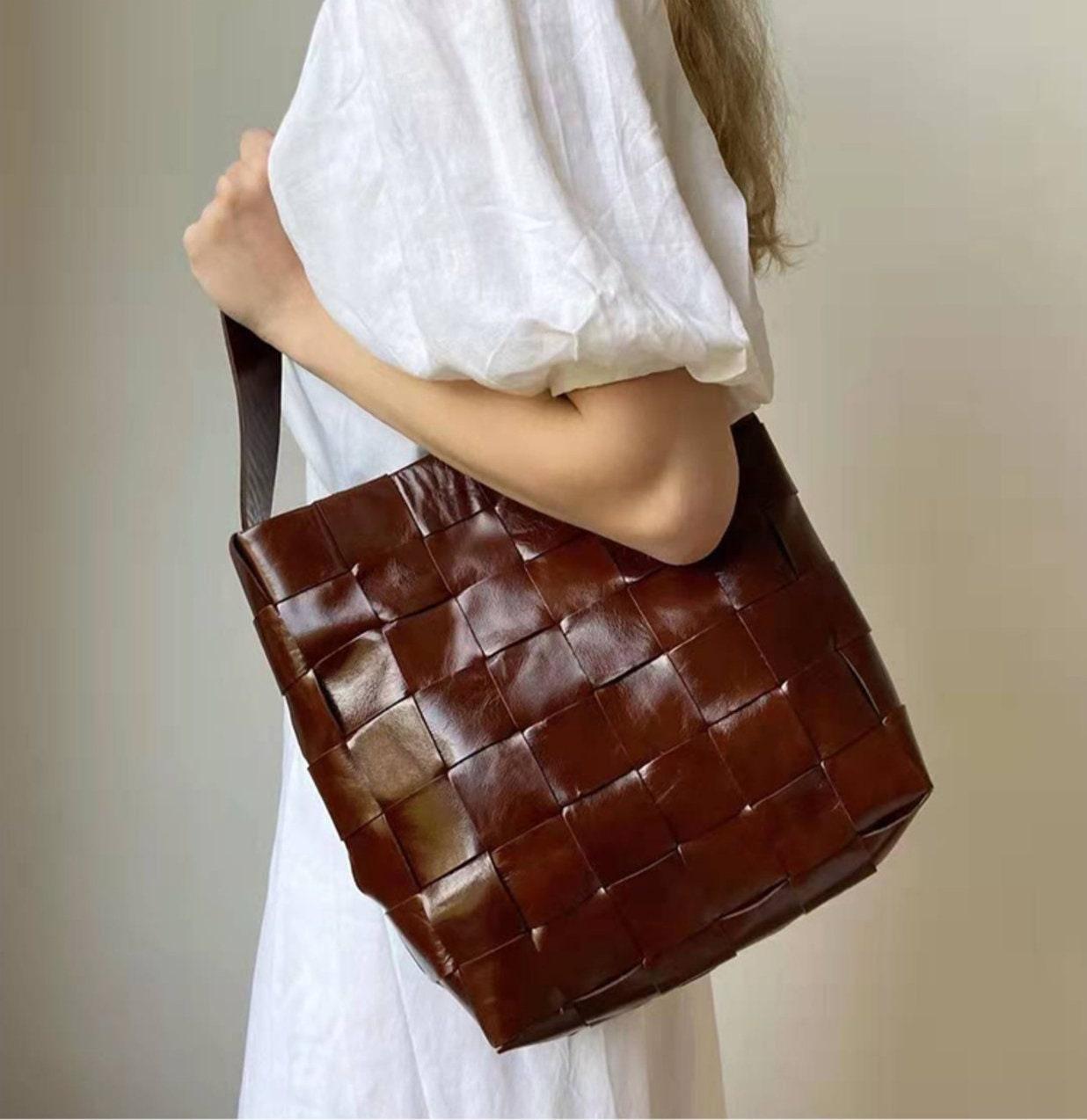 Cowhide Leather Bucket Bag Handwoven Chocolate Brown, Coffee, Black, Retro Medium Purse Womens Cinch Shoulder Bag, Gift for Her