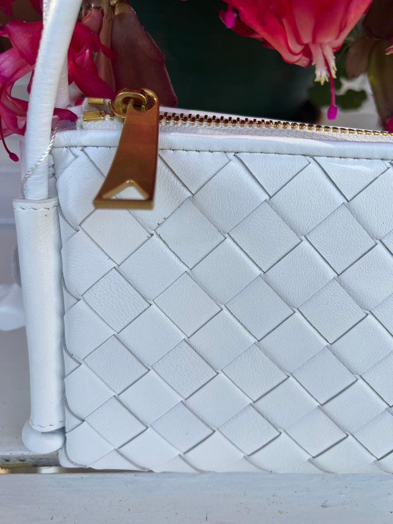 Knotted Intrecciato Lambskin Leather Shoulder Bag, Small Handcrafted Woven Pouch, Daily Fashion Designer Bag, Triangle Summer Leather Bag