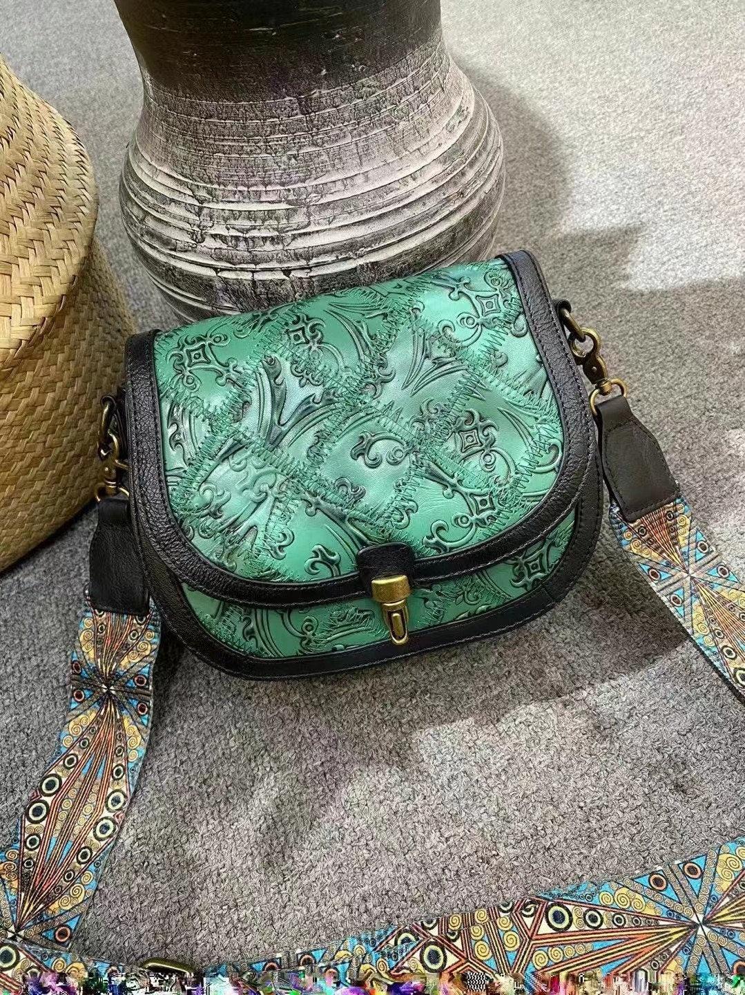 Spring/Summer Cowhide Embossed Fashion Saddle Bag with Wide Strap, Vintage Ethnic Style Leather Shoulder Bag, Crossbody Bag, Black, Green