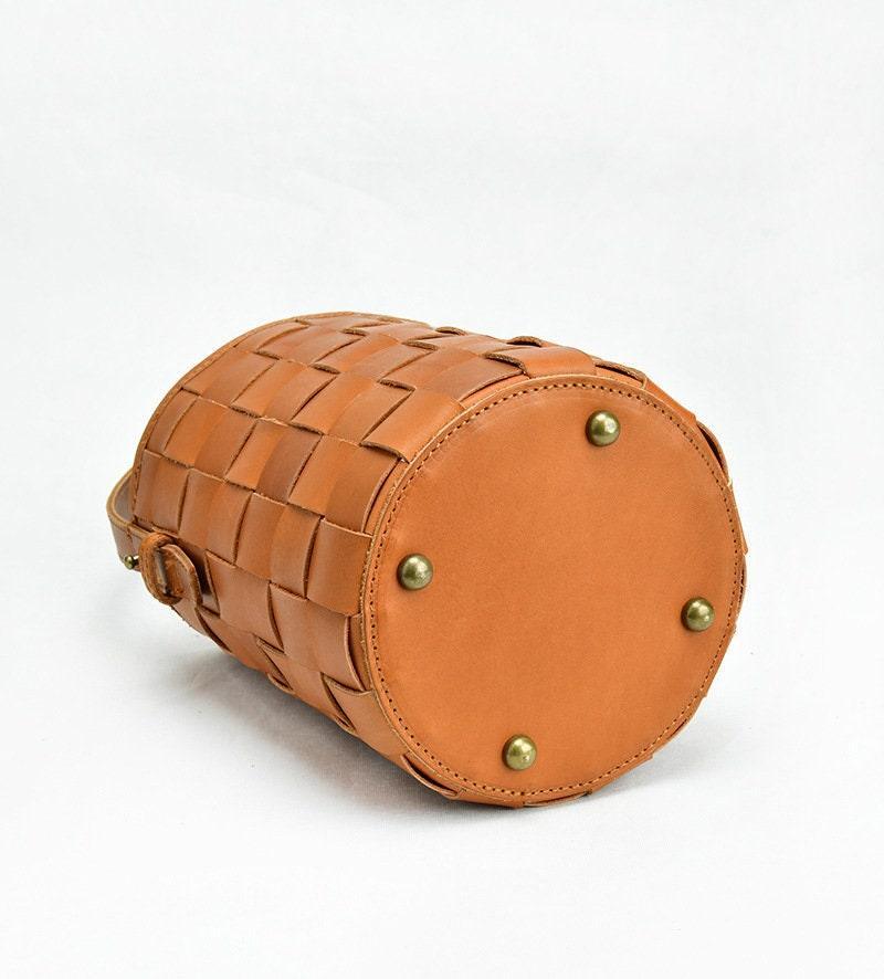 Woven Leather Bucket Bag In Tan, Handcrafted Woven Shoulder Bag, Woven Designer Bag, Handmade Shoulder Bag, Modern Leather Crossbody Bag